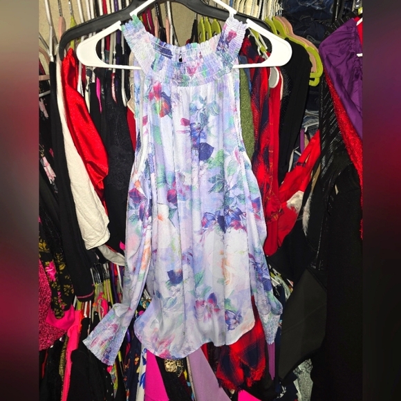 🍁🍂NWOT TORRID 1x Georgette Smocked Neck Cold Shoulder Blouse - Picture 3 of 6